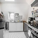 Charming Flat Near The Champs Elysees